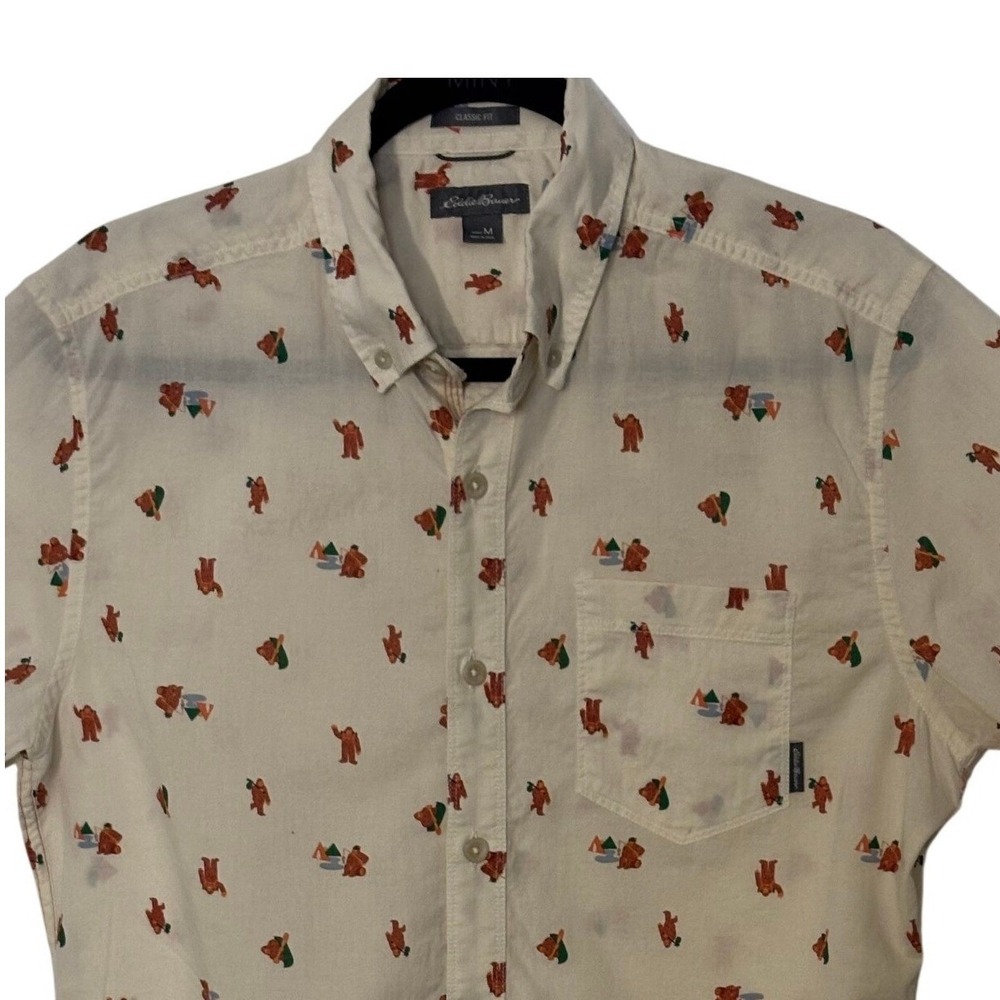 Eddie Bauer Bigfoot Sasquatch Camping Print Shirt Mens Medium Classic Fit Cotton